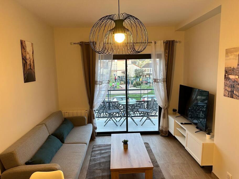 Appartement A 15Min De Paris ドランシー エクステリア 写真